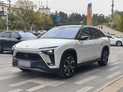 Nio ES8