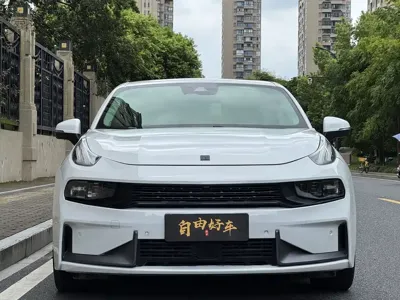 Lynk & Co 03