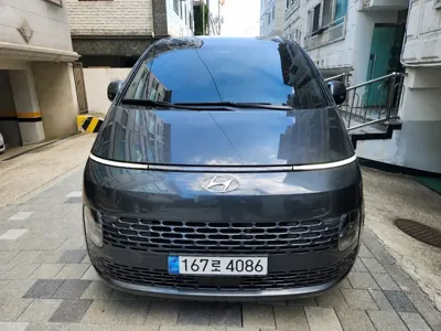Hyundai Staria