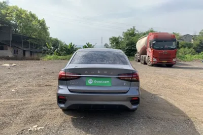 Roewe i5