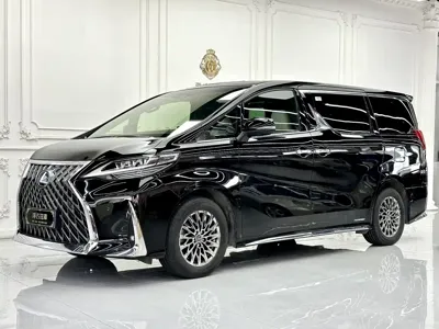 Lexus LM