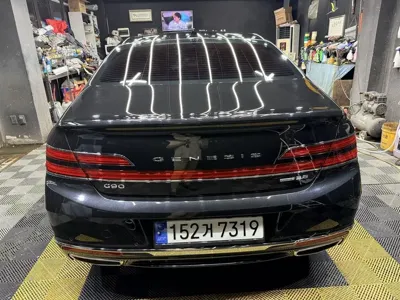 Genesis G90