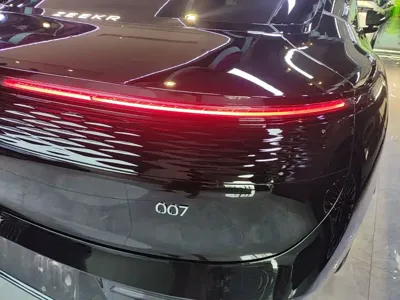 Zeekr 007