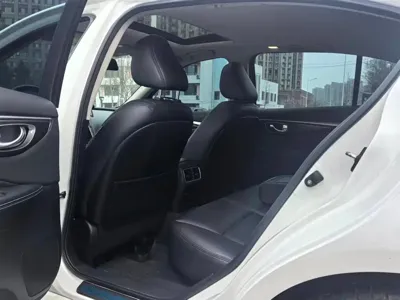 Infiniti Q50L