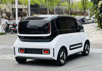 Baojun E300