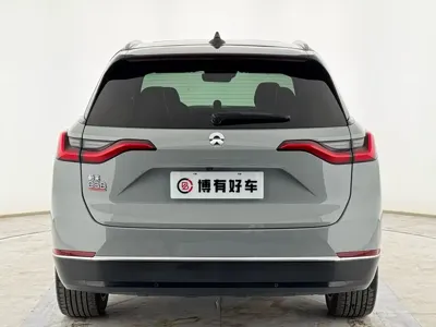 Nio ES8