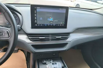 Hongqi E-QM5