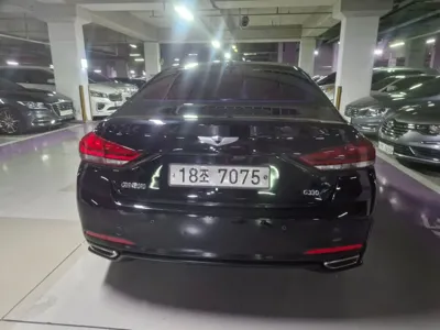 Hyundai Genesis