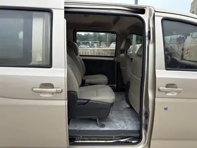 Wuling Rongguang V