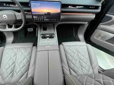Nio ES8