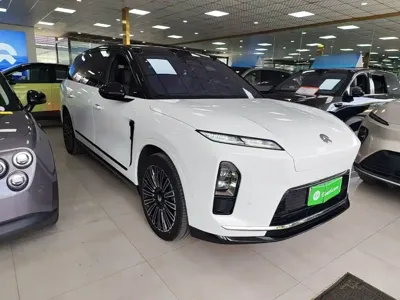 Nio ES8