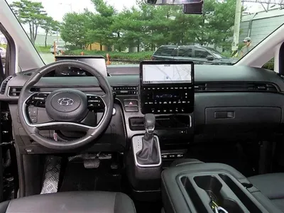 Hyundai Staria