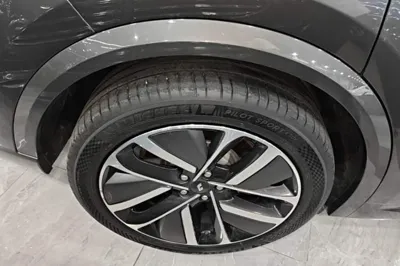 Li Auto L9