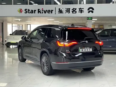 Nio ES8