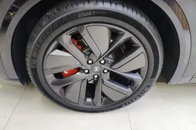 Li Auto L9