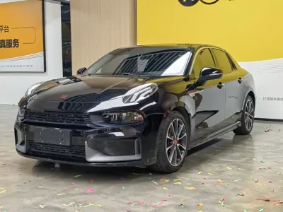 Lynk & Co 03