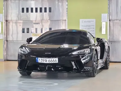 McLaren GT