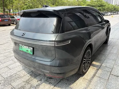 Nio ES8