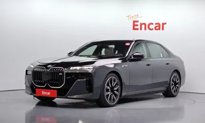 BMW i7