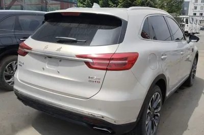 Hongqi HS5