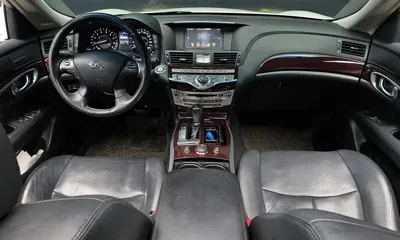Infiniti M