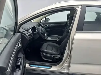 Geely Emgrand GS