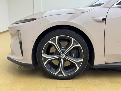 Nio ET5