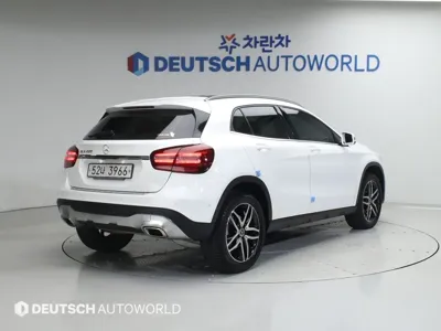 Mercedes-Benz GLA-Class