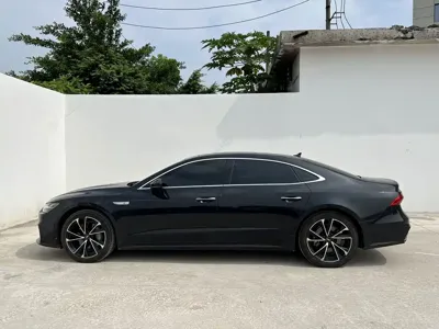 Audi A7L