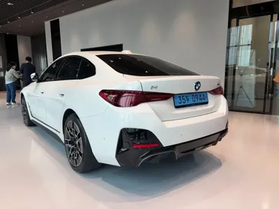 BMW i4