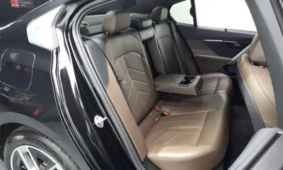 BMW i5