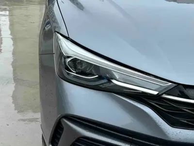 Roewe i5