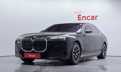BMW i7