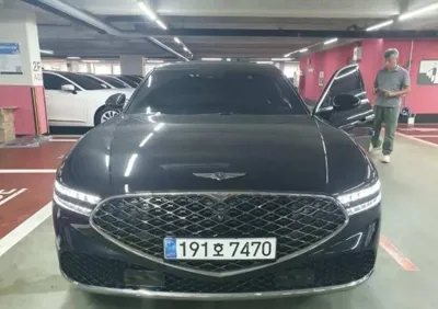 Genesis G90