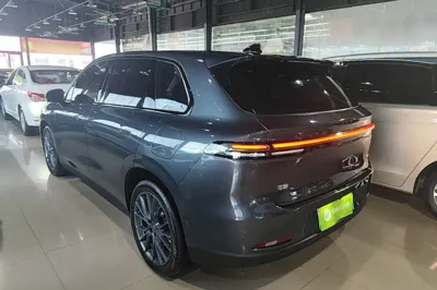 Leapmotor C10