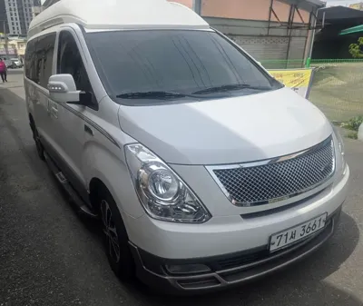 Hyundai Starex