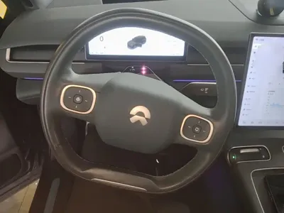 Nio ES8
