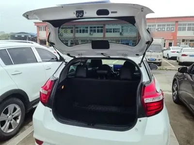 Toyota Yaris L