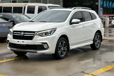 Venucia T70