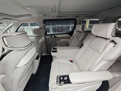 Volvo EM90