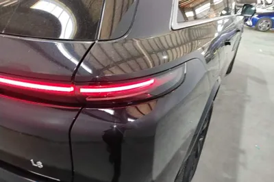 Li Auto L8