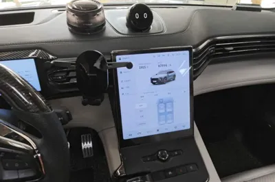 Nio ES8