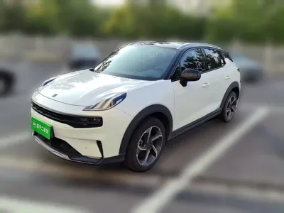 Lynk & Co 06