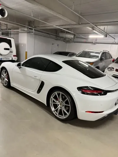 Porsche 718