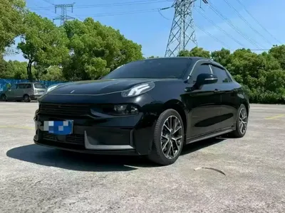 Lynk & Co 03