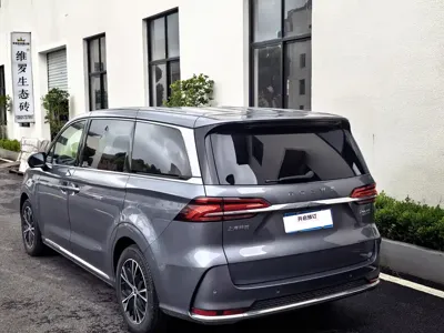 Roewe iMAX8