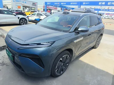 BYD Tang L