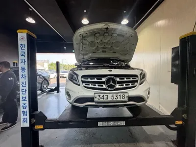 Mercedes-Benz GLA-Class