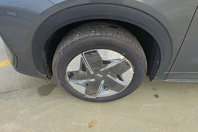 Geely Galaxy E5