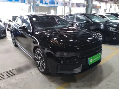 Lynk & Co 03